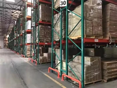 ¿Por qué la paleta de lágrimas se extiende por la columna vertebral?